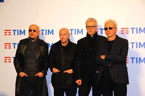 I Decibel con Midge Ure