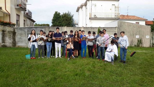 Vigevano I “Promossi Sposi” mettono al tappeto il cyberbullo Rodrigo