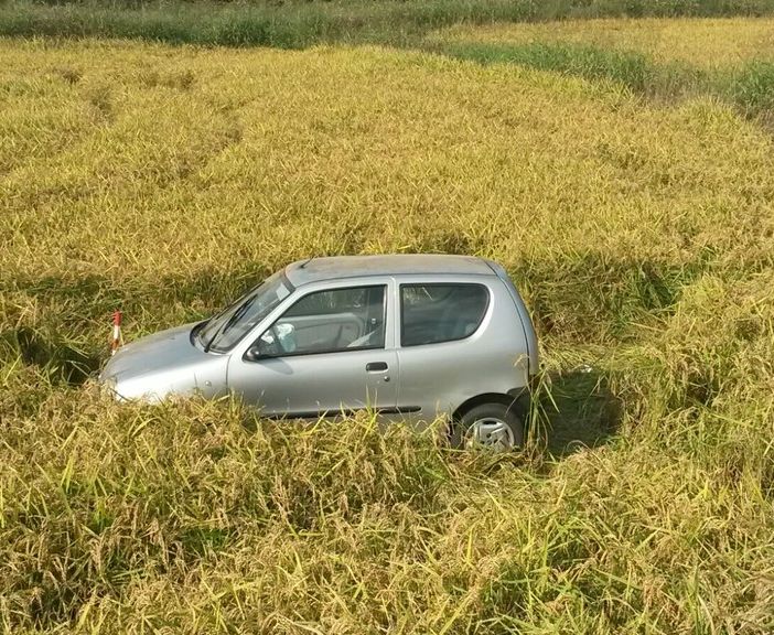 Vigevano: Esce di strada con l'auto, grave donna di 83 anni
