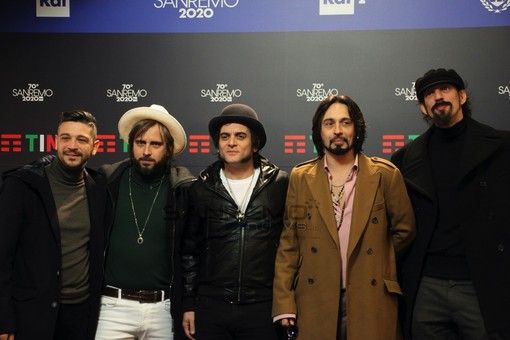 70° Festival di Sanremo: Le Vibrazioni e lo stupore per quel primo posto “Credevamo si fossero dimenticati di metterci in classifica”