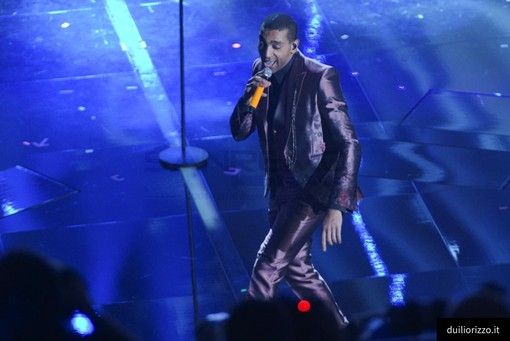 Nuove Proposte alla terza serata di #Sanremo2018: la giuria demoscopica premia il rapper Mudimbi