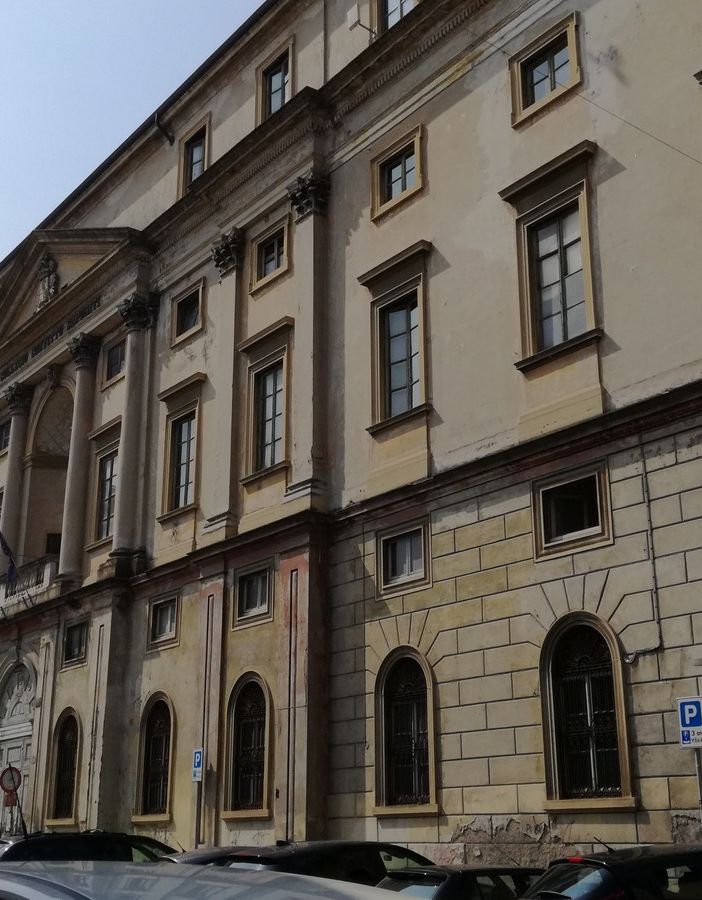 nella foto il Liceo Cairoli di Vigevano