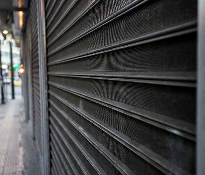 L'allarme di Confcommercio Lombardia: «Se la Regione va in zona rossa serrata obbligata per 100 mila attività commerciali»