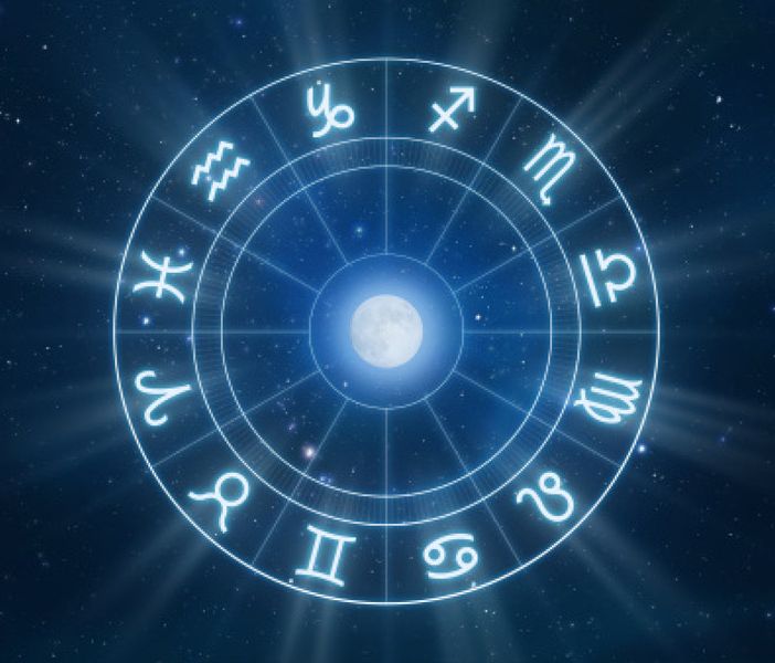 Cosa dicono le stelle: ecco l'oroscopo di Corinne dal 12 al 19 aprile