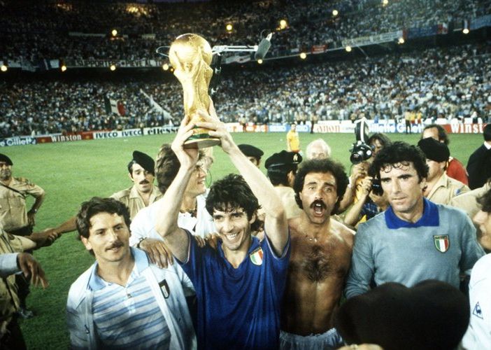 L'Italia piange Paolo Rossi, eroe al Mundial del 1982