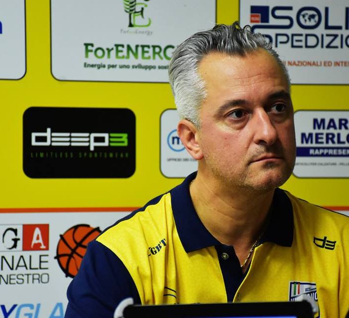Il coach della Elachem Vigevano Paolo Piazza nella foto di Laura Marmonti