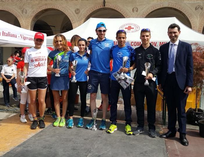 - FOTONOTIZIA - Vigevano: Il sindaco Andrea Sala presente alla Red Buccella Run