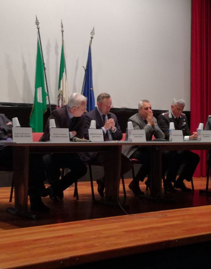 Cassolnovo, caso profughi: i cittadini contestano sindaco, prefetto e questore
