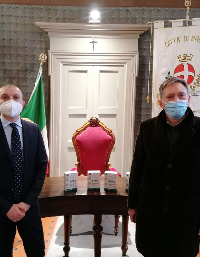 Broni: il comune dona 4mila mascherine alle scuole e ai pazienti dei medici