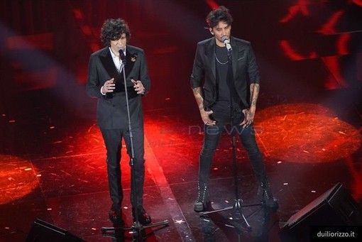 Lo staff di Ermal Meta: &quot;Quasi certi che lui e Moro torneranno regolarmente in gara qui a #Sanremo2018&quot;