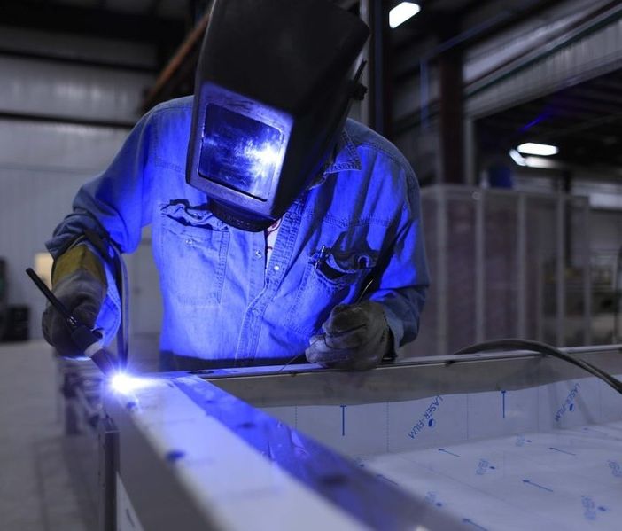 Cgil, Cisl, Uil Lombardia: «Nel 2020 più del 70% delle morti sul lavoro sono state causate dal Covid»