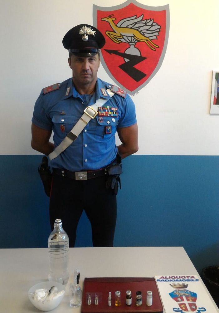 Vigevano: minaccia il suicidio dalla finestra ma viene fermato dai carabinieri