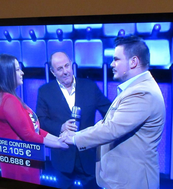- FOTONOTIZIA - Coppia di Vigevano vince 60.688 euro al quiz di Gerry Scotti
