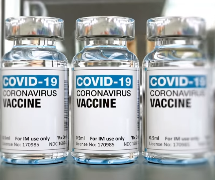 Piano vaccinazione Covid-19, il direttore generale di Asst Pavia presente con i suoi primari al San Matteo per le prime vaccinazioni