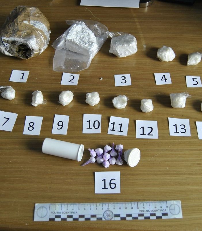 Vigevano: trovato con oltre 300 grammi di sostanze stupefacenti e 18mila euro in contanti, arrestato un 59enne