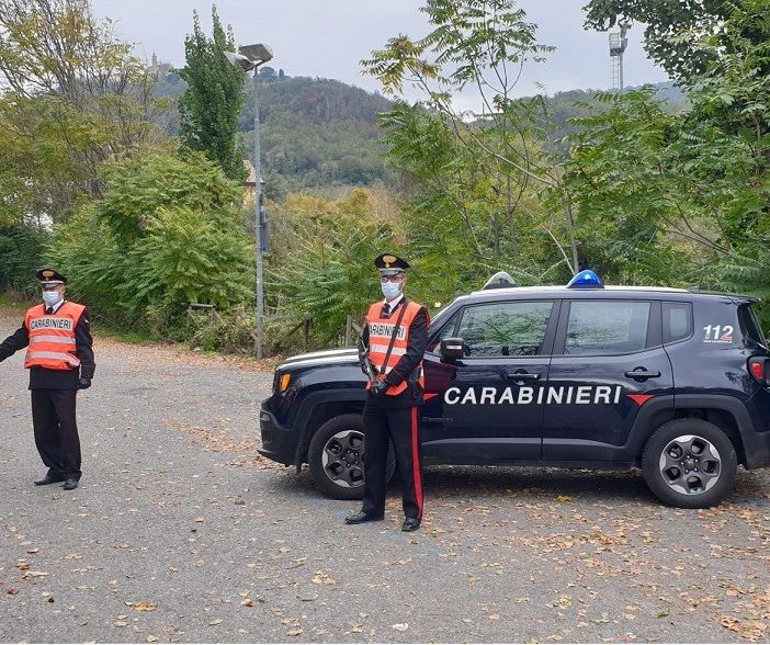 Salice Terme: continuano i controlli dei carabinieri sulla &quot;movida&quot;. Chiuso 5 giorni un esercizio ambulante per violazioni misure anti Covid-19