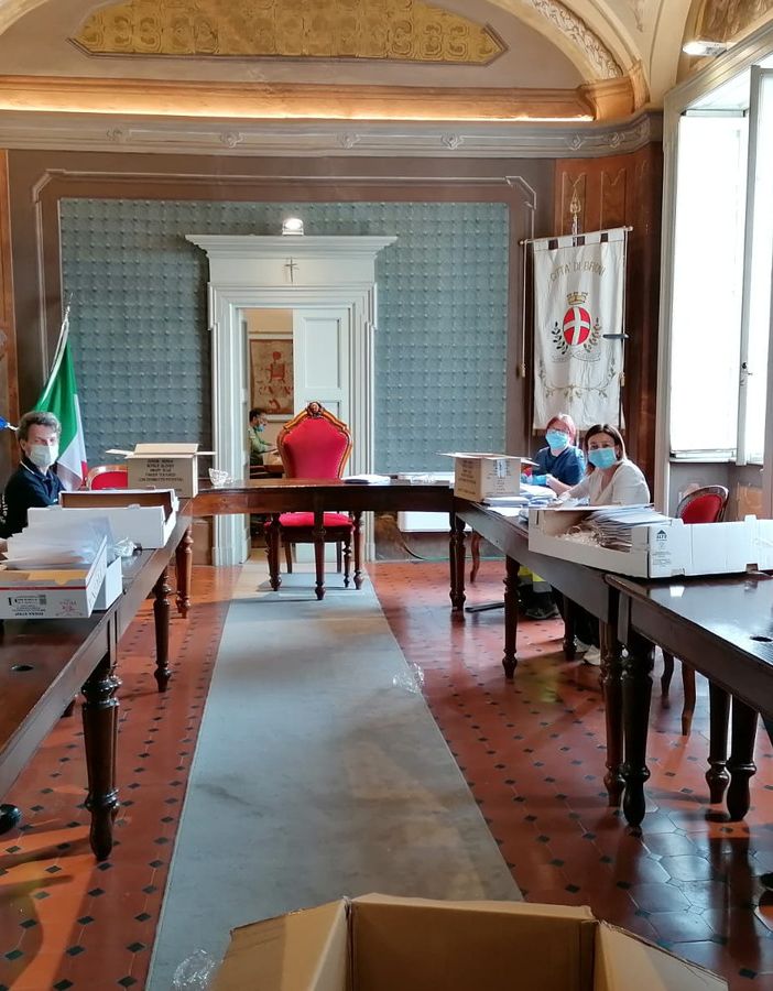 Broni, il sindaco scrive alle famiglie: «Aiutiamo insieme le attività commerciali della città”