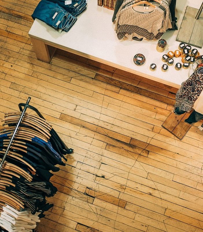 T-shirt: tanti stili e utilizzi per un capo senza tempo