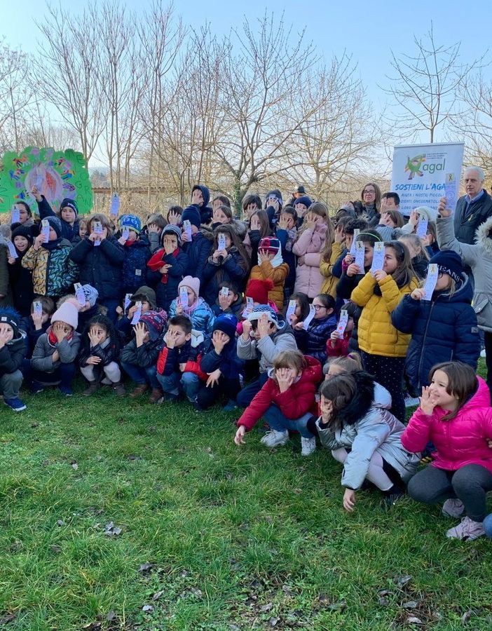 - (FOTOGALLERY) - Cancro infantile, melograni della speranza nelle scuole del pavese