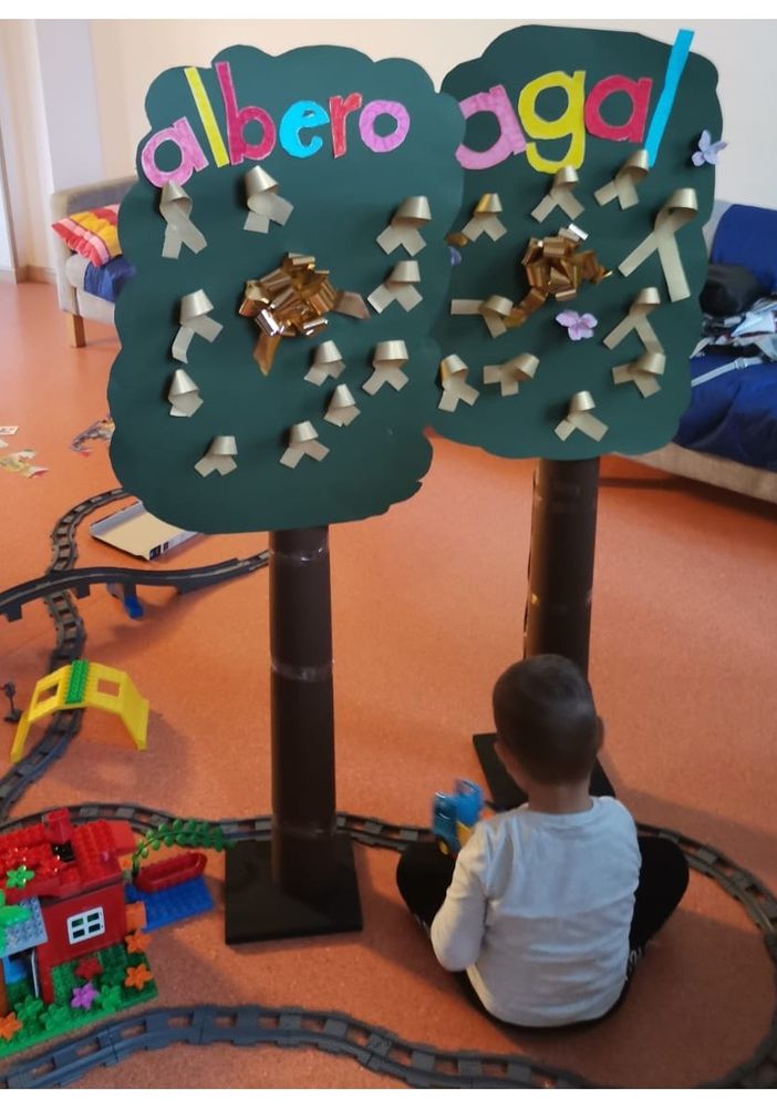 Pavia, le chiese illuminate d'oro da AGAL per i bambini colpiti dal cancro