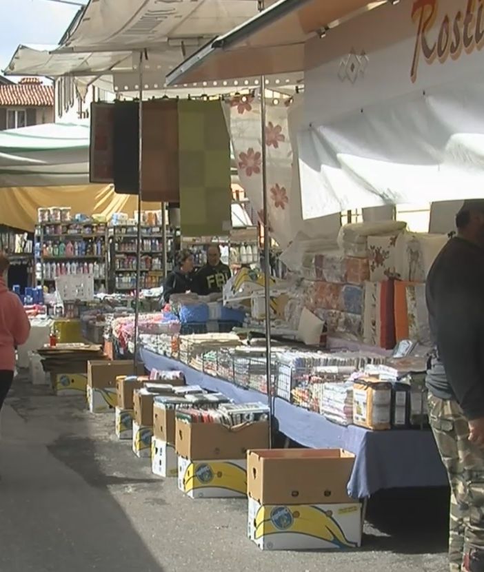 Gropello Cairoli, promossa la nuova collocazione del mercato settimanale in via Vittorio Veneto