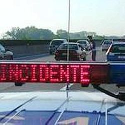 Schianto sulla A7, muore un giovane di 22 anni