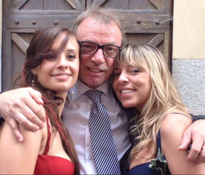 Luciano Bellan insieme alle figlie Violante e Margherita (da Facebook)