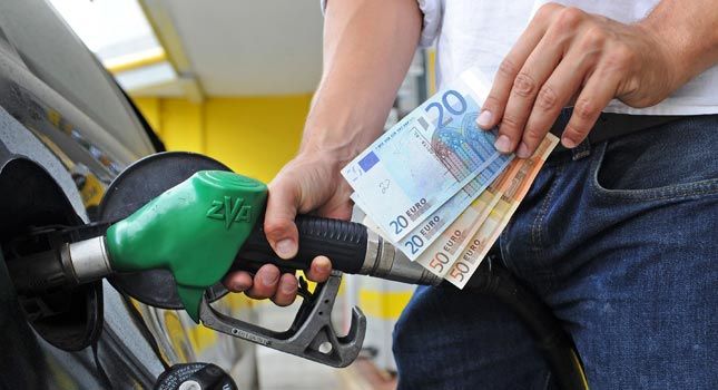 Caro benzina, Codacons: &quot;Italia ai primi posti in Europa&quot;