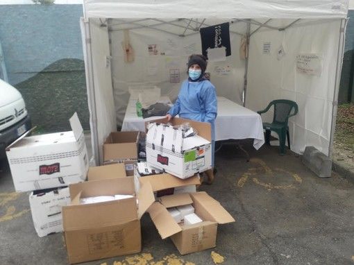 Magliette e indumenti per i ricoverati all’Ospedale Maggiore di Novara