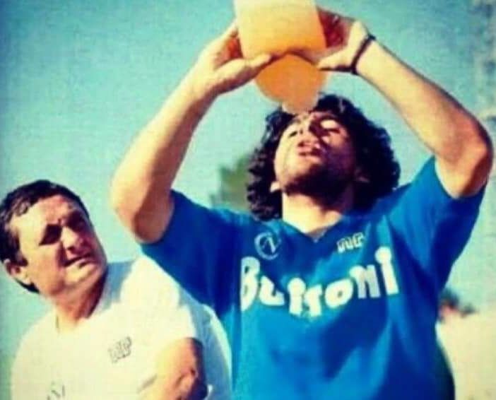 Salvatore Carmando con Maradona nella foto postata dal sindaco di Bodio Eleonora Paolelli