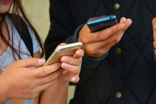 Challenge suicide tra ragazzi: tredicenne di Cuneo salva coetaneo di Varese
