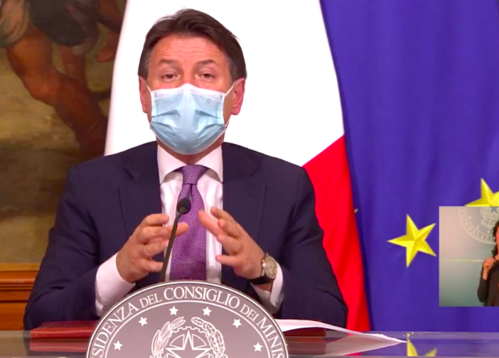 Varato il &quot;Decreto Ristori&quot;, Conte: «Il contributo a fondo perduto arriverà in automatico sui conti correnti, importi raddoppiati rispetto a quelli previsti dal Decreto Rilancio»
