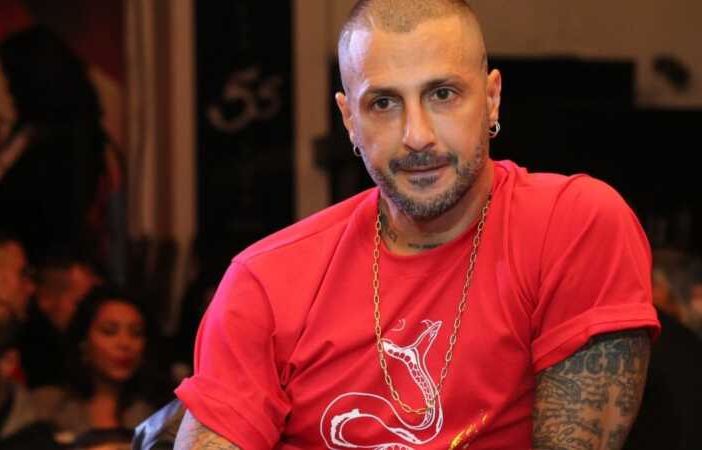 Fa festa con amici e musica (ai domiciliari): Fabrizio Corona ‘pizzicato’ dai Cc