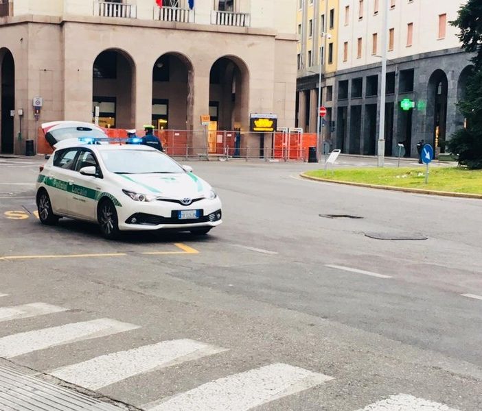 Le domande che tutti si fanno: posso uscire di casa per andare negli esercizi commerciali aperti o dai congiunti e familiari?