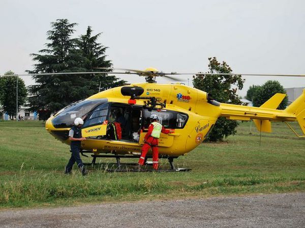 Abbiategrasso: investiti da un’auto mentre attraversano sulle strisce, gravi un uomo e una donna