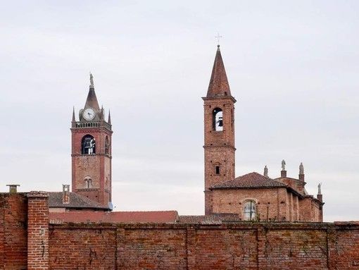 Pieve del Cairo: questa sera (domenica) Don Luca Discacciati reciterà un Rosario di suffragio per le tutte vittime del Coronavirus
