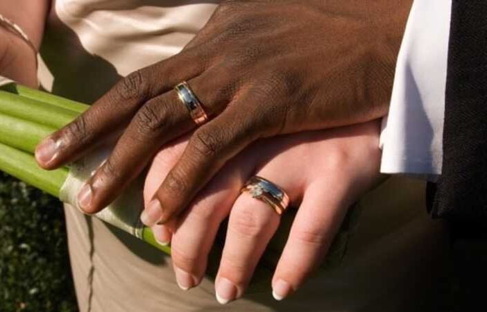 Matrimoni fittizi per migranti, 5 arresti a Milano