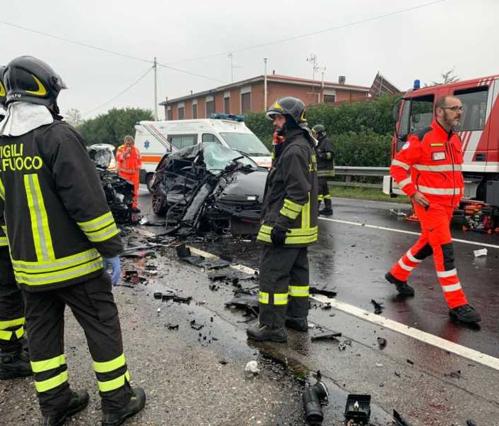 Devastante frontale sulla SP12 a Busto Garolfo: 25 enne gravissimo
