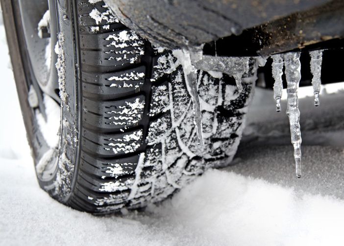 Dal 15 novembre obbligo di gomme invernali o catene a bordo sulle strade della Lombardia