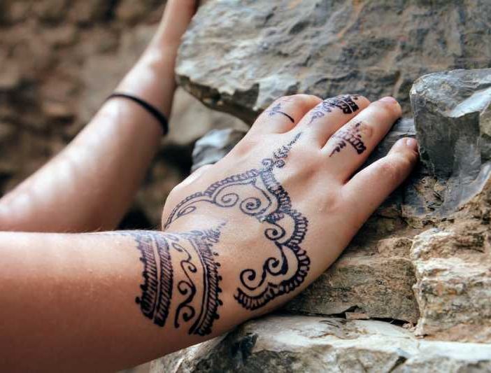Il mio mondo #ecobio - Attenzione ai tatuaggi estivi in spiaggia, di Cristina Garavaglia
