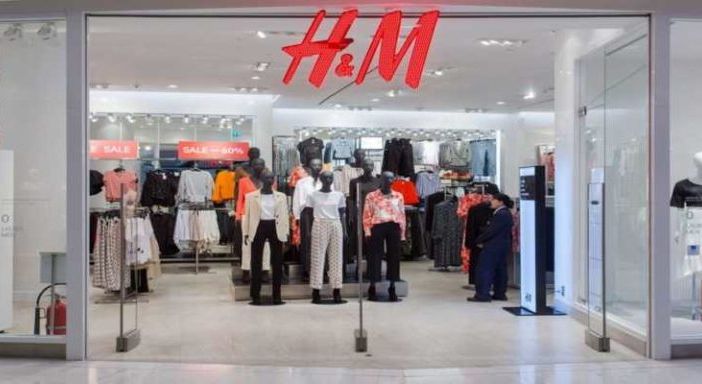 Effetto virus, H&amp;M chiude 8 negozi in Italia
