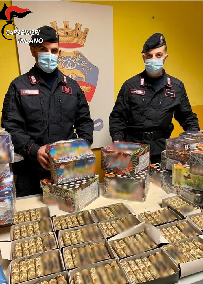 Rozzano: arsenale di botti destinato alla vendita illegale, 33enne denunciato dai carabinieri