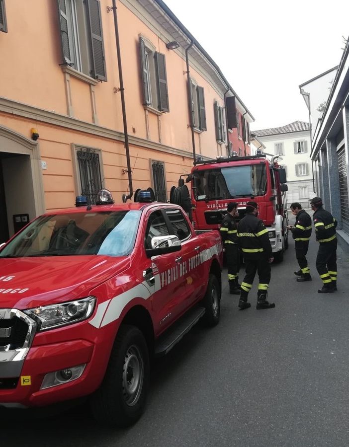 Voghera: soccorso dei Vigili del Fuoco in via del Pozzo, trovata in casa una persona deceduta
