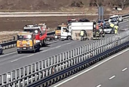 Incidente in autostrada: feriti e code