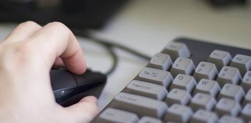 Hacker all'attacco: da un falso account della Polizia di Stato