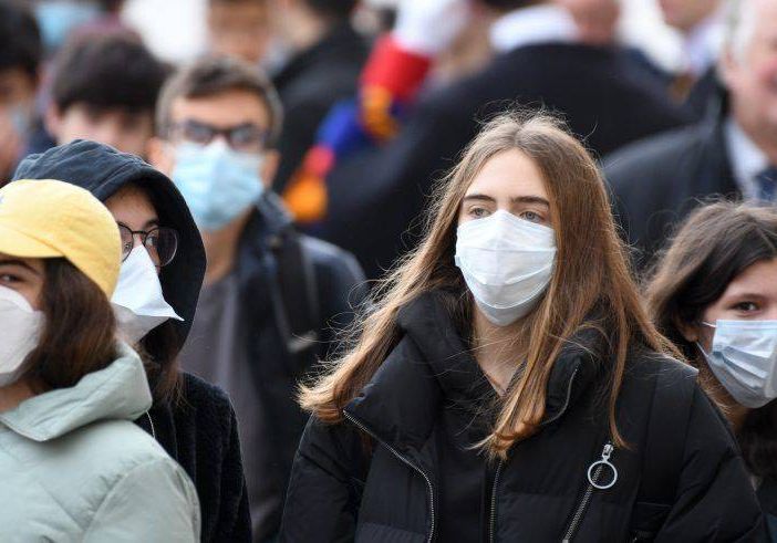 La Lombardia da oggi è in zona gialla: riaprono bar e ristoranti (fino alle 18). Ecco cosa si può fare e che cosa no