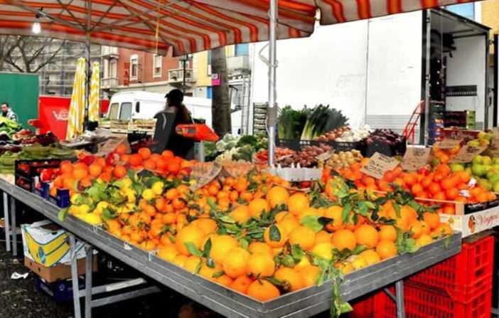 Mortara, ecco il mercato con 20 banchi alimentari. Piccolo passo verso il ritorno alla normalità