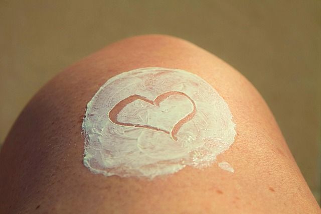 Pelle sensibile: come si presenta, le possibili cause e i rimedi consigliati