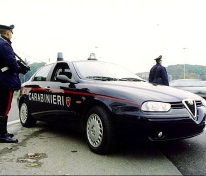Sale: sventata rapina, i carabinieri intercettano e ingaggiano conflitto a fuoco con commando armato di kalashnikov