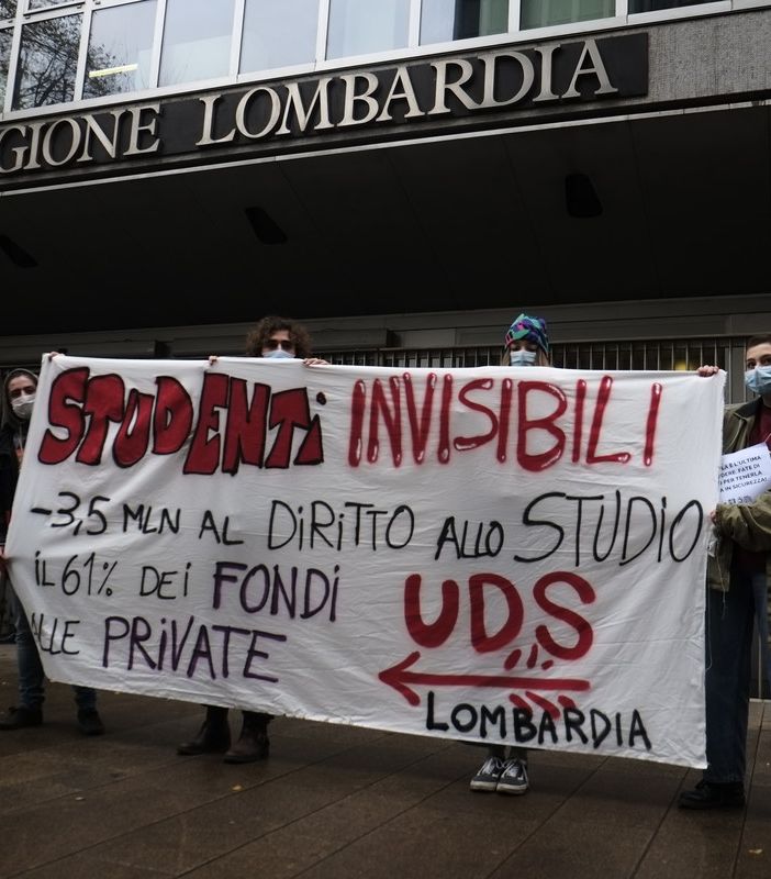 Presidio a Regione Lombardia contro la legge di bilancio senza scuola, università’ e accademie